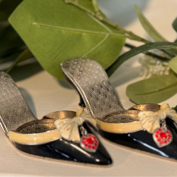 PartyLite 2 Shoe Tealight Holder Enamel Cast Metal Austrian Crystal 5.5"Wx1.5" - Picture 3 of 11